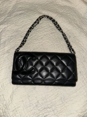CHANEL Black Quilted Lambskin Flap Bag with Chain Strap